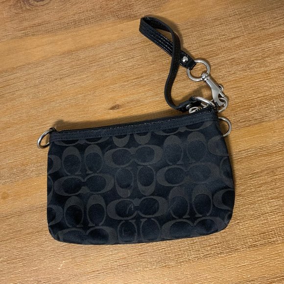 Coach Poppy Signature Large Wristlet - Picture 3 of 5